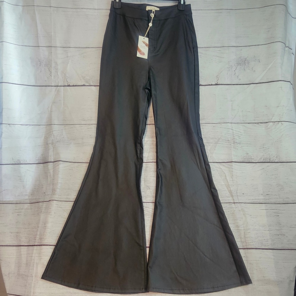 CV Chelsea & Violet Size 27 Faux Leather Super Flare Jeans Black NWT 1157